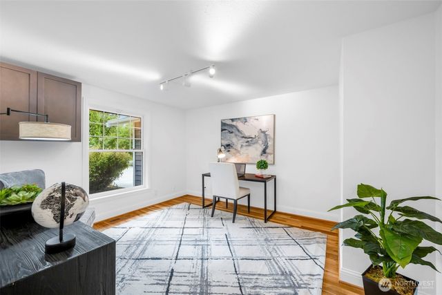 7928 SE 76th Street, Mercer Island, WA 98040