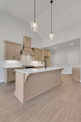 198 Creekside Dr, Lewisburg, TN 37091