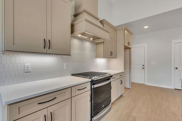 198 Creekside Dr, Lewisburg, TN 37091