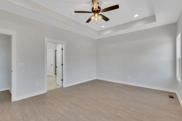 198 Creekside Dr, Lewisburg, TN 37091