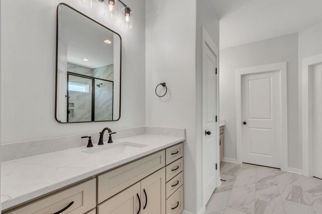 198 Creekside Dr, Lewisburg, TN 37091