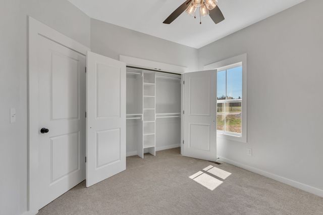 198 Creekside Dr, Lewisburg, TN 37091