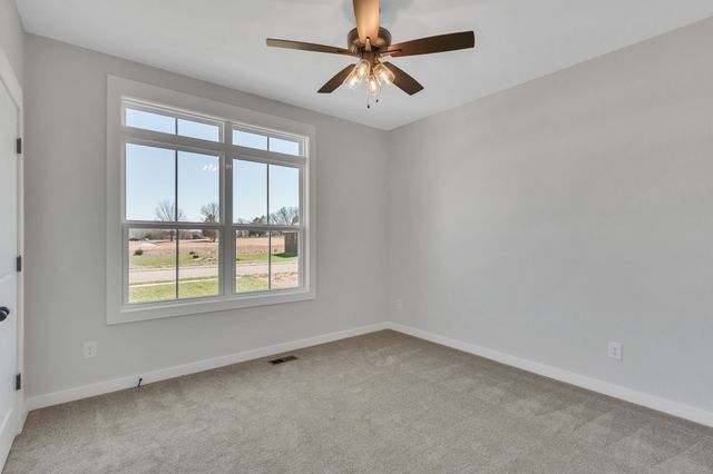 198 Creekside Dr, Lewisburg, TN 37091