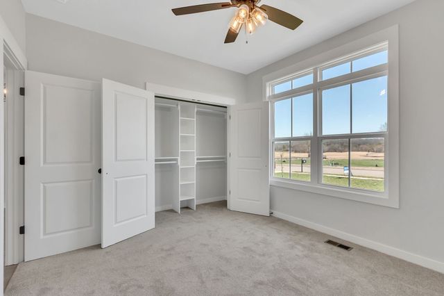 198 Creekside Dr, Lewisburg, TN 37091