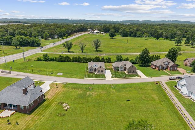 198 Creekside Dr, Lewisburg, TN 37091