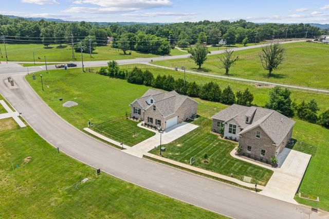 198 Creekside Dr, Lewisburg, TN 37091