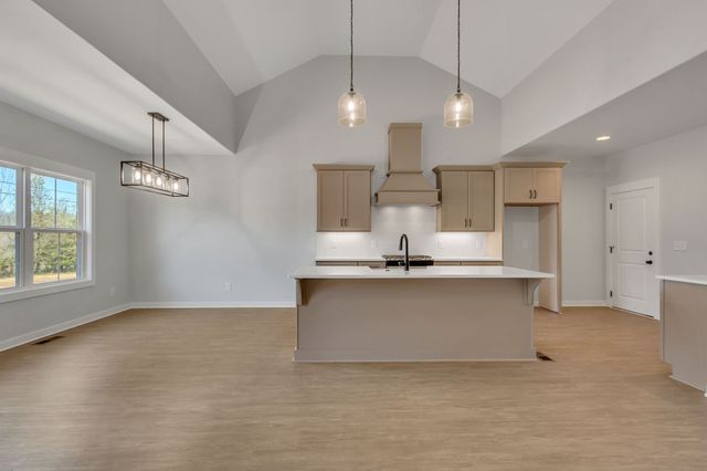 198 Creekside Dr, Lewisburg, TN 37091