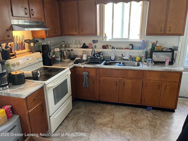 914 N Pine Street, Lansing, MI 48906