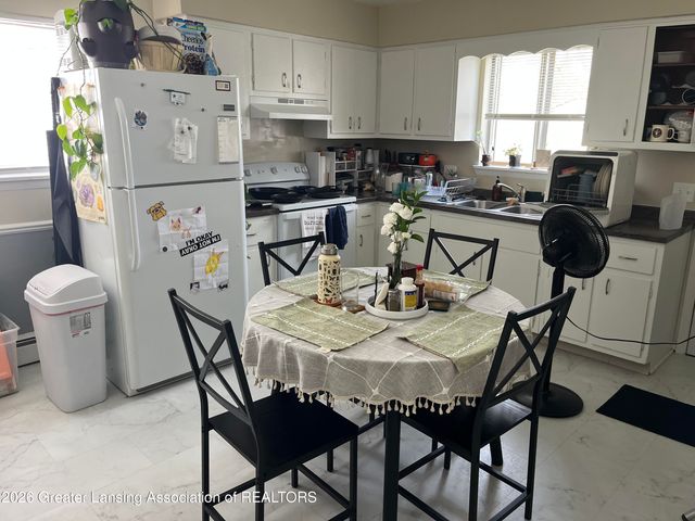 914 N Pine Street, Lansing, MI 48906