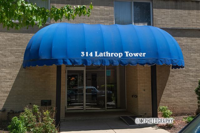 314 Lathrop Avenue 404, Forest Park, IL 60130