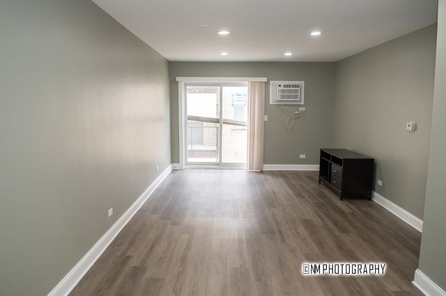 314 Lathrop Avenue 404, Forest Park, IL 60130