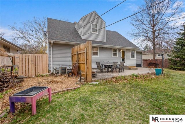 1734 S 41st Street, Lincoln, NE 68506