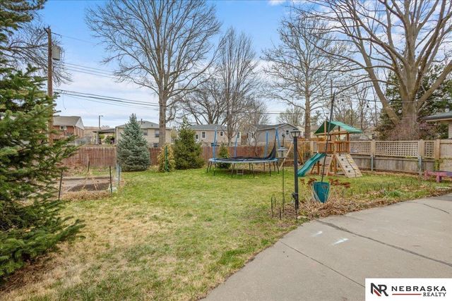 1734 S 41st Street, Lincoln, NE 68506