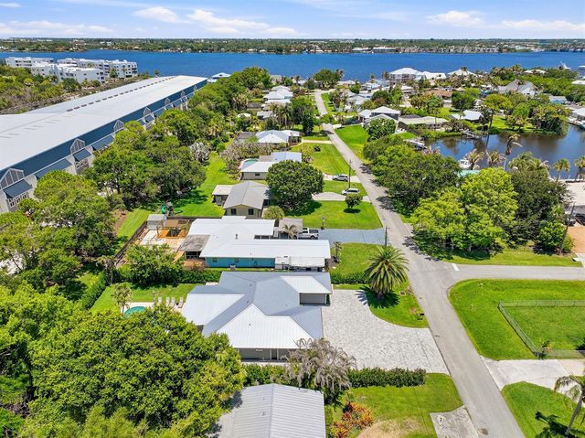 1409 SW Ibis Street, Palm City, FL 34990