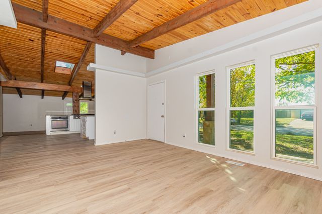 1912 S Harvard Street, Irving, TX 75061