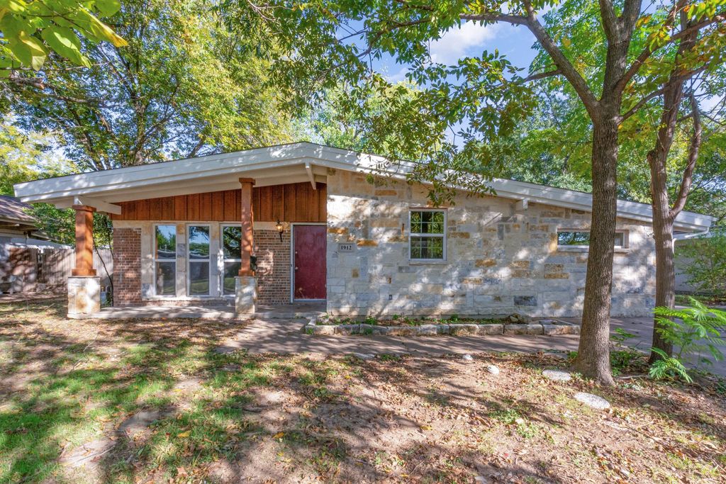 1912 S Harvard Street, Irving, TX 75061