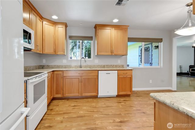 32226 39th Avenue S, Federal Way, WA 98001