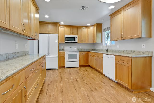 32226 39th Avenue S, Federal Way, WA 98001