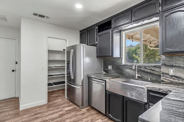 30833 Pennyroyal Lane, Prather, CA 93651