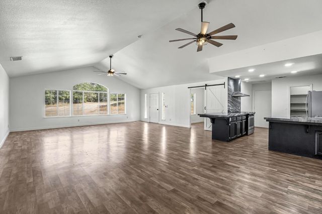 30833 Pennyroyal Lane, Prather, CA 93651