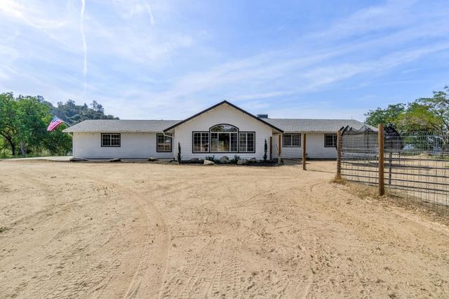 30833 Pennyroyal Lane, Prather, CA 93651