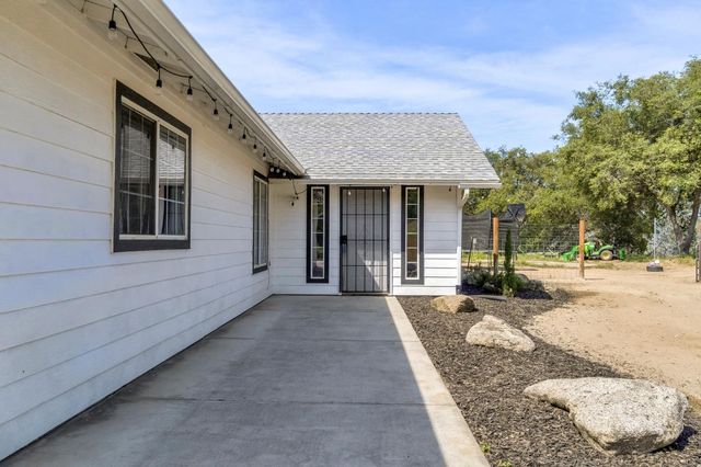 30833 Pennyroyal Lane, Prather, CA 93651