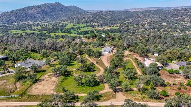 30833 Pennyroyal Lane, Prather, CA 93651