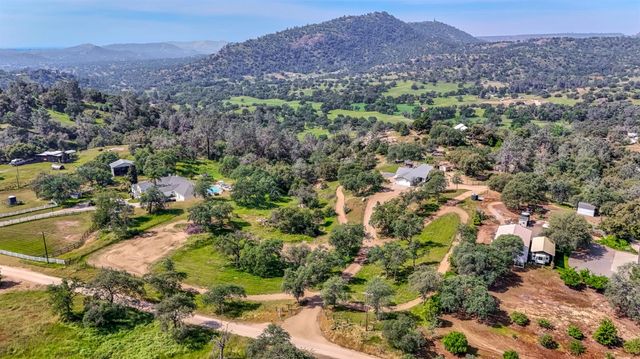30833 Pennyroyal Lane, Prather, CA 93651