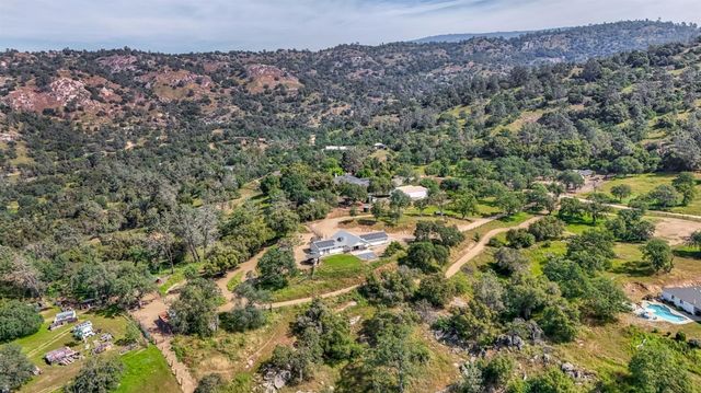 30833 Pennyroyal Lane, Prather, CA 93651