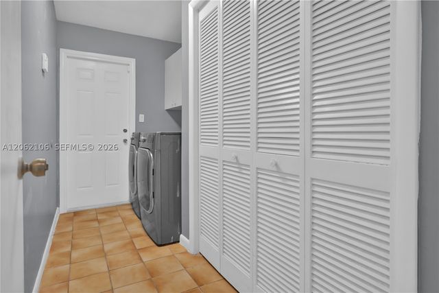 2587 E Rd, Loxahatchee, FL 33470