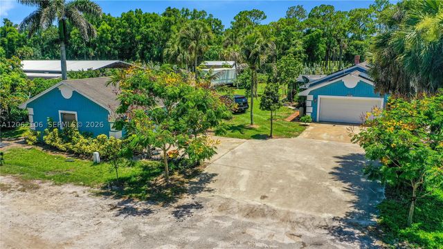 2587 E Rd, Loxahatchee, FL 33470