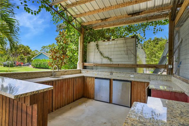 2587 E Rd, Loxahatchee, FL 33470
