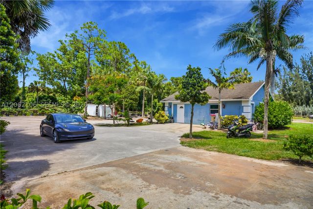 2587 E Rd, Loxahatchee, FL 33470