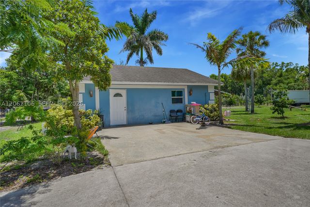 2587 E Rd, Loxahatchee, FL 33470