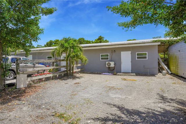 2587 E Rd, Loxahatchee, FL 33470