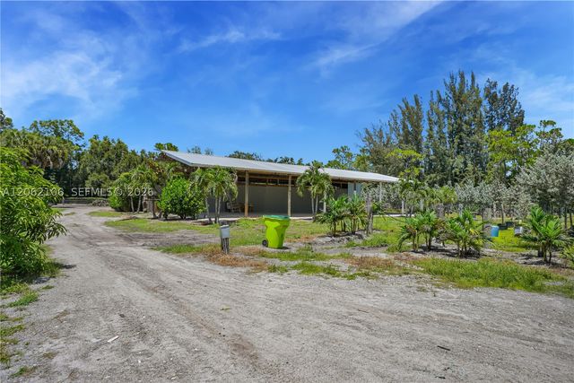 2587 E Rd, Loxahatchee, FL 33470