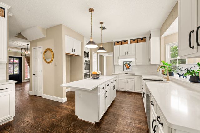510 Anthony Drive, Euless, TX 76039