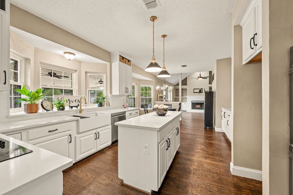 510 Anthony Drive, Euless, TX 76039 — photo 5