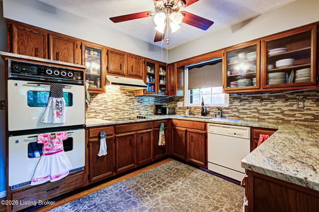 3612 Trail Ridge Rd, Louisville, KY 40241