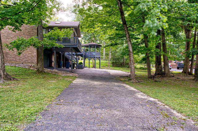 3612 Trail Ridge Rd, Louisville, KY 40241
