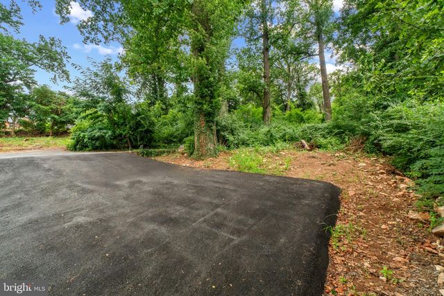 9300 OLD GEORGETOWN RD, Bethesda, MD 20814