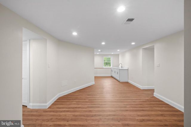 9300 OLD GEORGETOWN RD, Bethesda, MD 20814