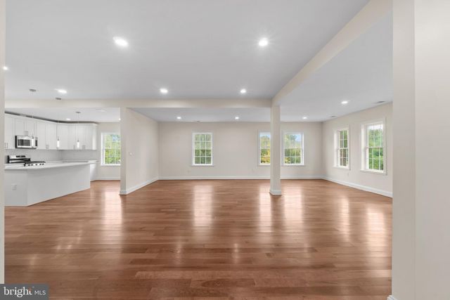 9300 OLD GEORGETOWN RD, Bethesda, MD 20814