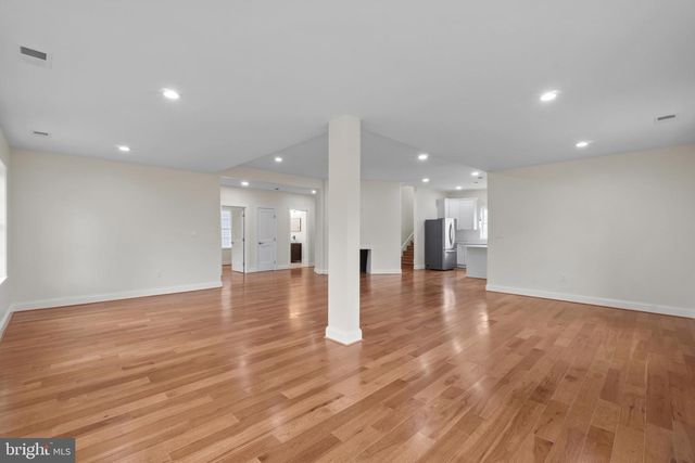 9300 OLD GEORGETOWN RD, Bethesda, MD 20814