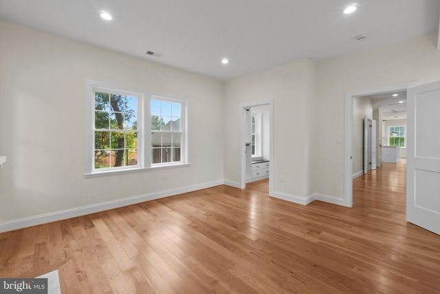 9300 OLD GEORGETOWN RD, Bethesda, MD 20814
