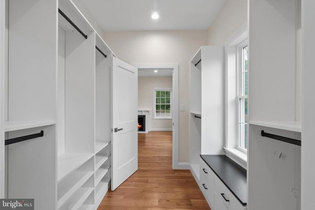 9300 OLD GEORGETOWN RD, Bethesda, MD 20814