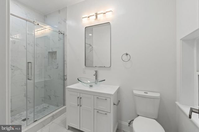 9300 OLD GEORGETOWN RD, Bethesda, MD 20814