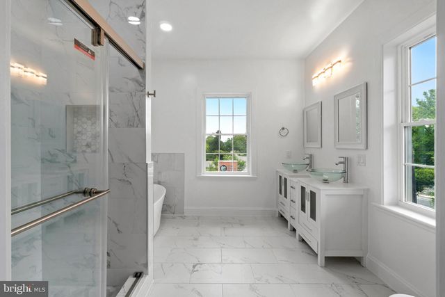 9300 OLD GEORGETOWN RD, Bethesda, MD 20814