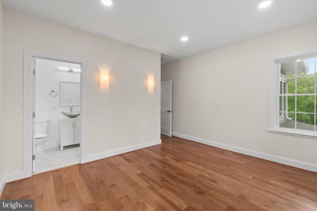 9300 OLD GEORGETOWN RD, Bethesda, MD 20814