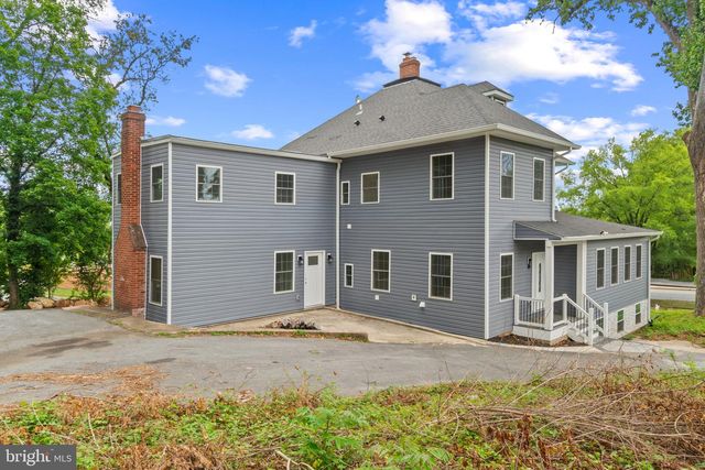 9300 OLD GEORGETOWN RD, Bethesda, MD 20814